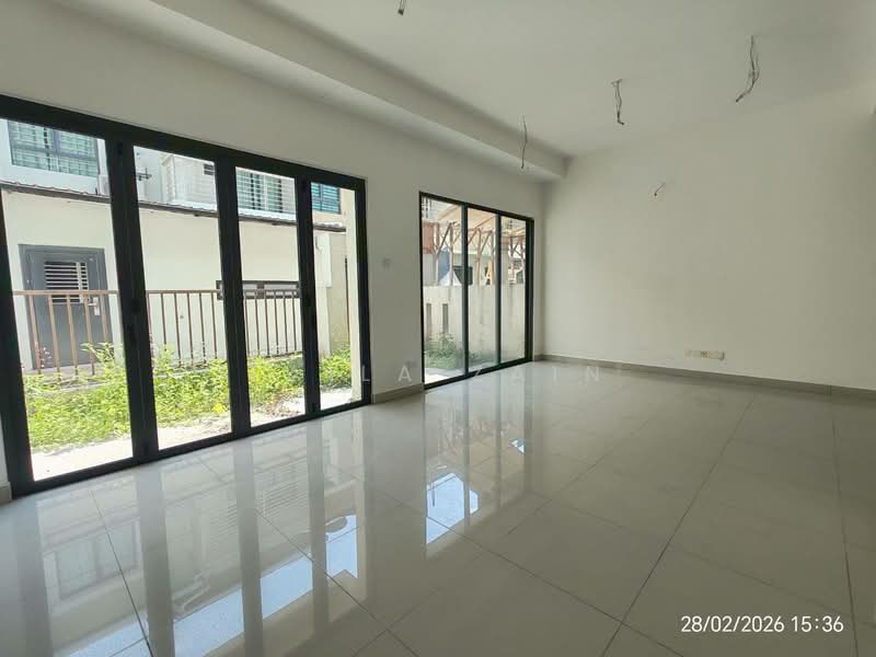 2.5-storey Terraced House for Sale in Puchong (Selangor) - Laila Zain - Living Room - PropertyGuru.com.my