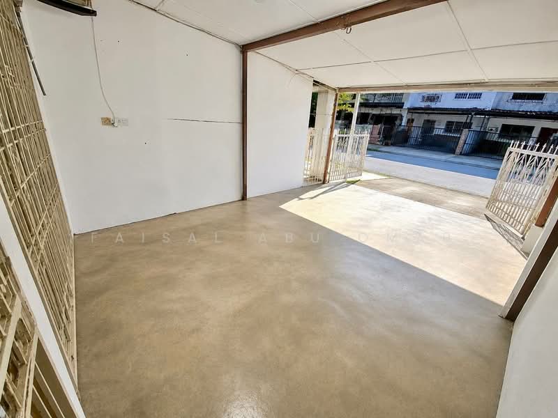 2-storey Terraced House for Sale in Taman Sri Gombak (Gombak) - Faisal Abu Omar - Entrance - PropertyGuru.com.my