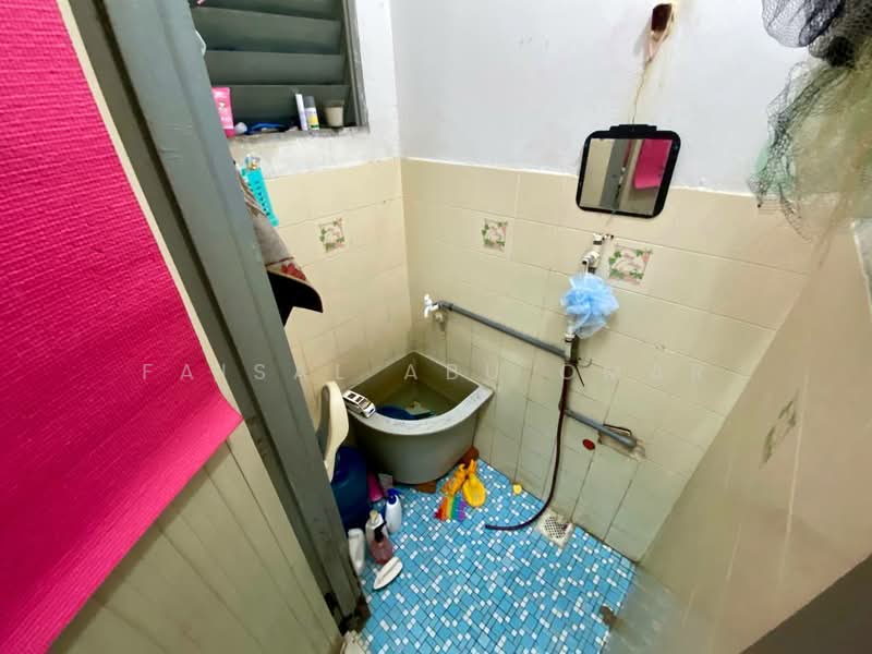 2-storey Terraced House for Sale in Taman Sri Gombak (Gombak) - Faisal Abu Omar - Bathroom - PropertyGuru.com.my