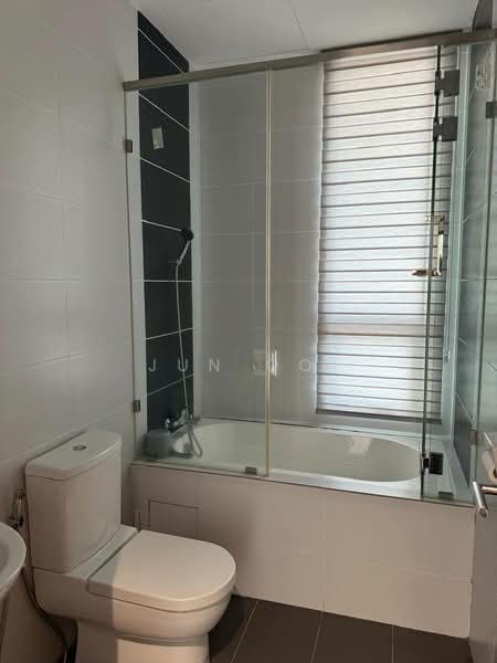Kondominium untuk Dijual di Scott Residence - Jun Ooi - Bathroom - PropertyGuru.com.my