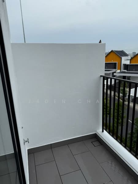 Rumah Teres 3 Tingkat untuk Dijual di Taman Melawati (Ulu Kelang) - Jaden Chai - Balcony - PropertyGuru.com.my