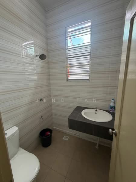 Semi-Detached House for Sale in Kota Samarahan (Sarawak) - Jeno Tan - Bathroom - PropertyGuru.com.my