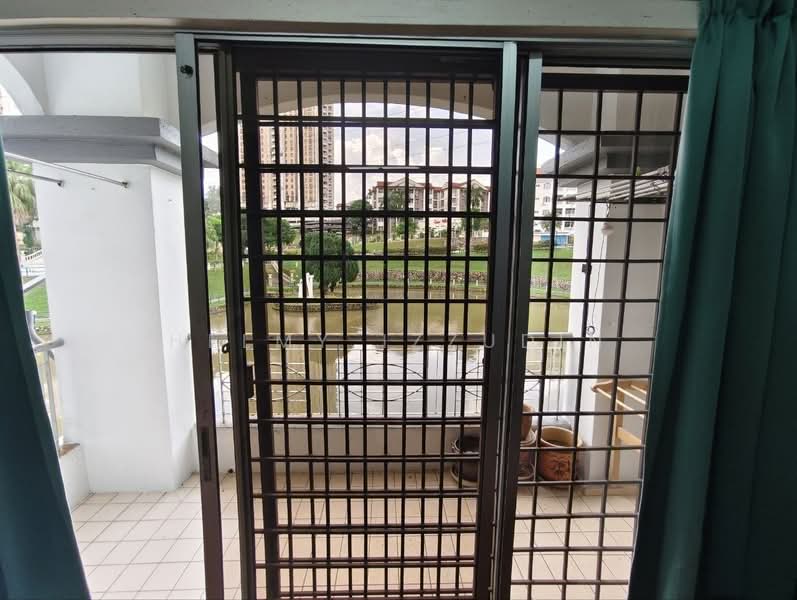 Kondominium untuk Dijual di Casa Venicia Condominium - HELMY IZZUDIN - Balcony - PropertyGuru.com.my