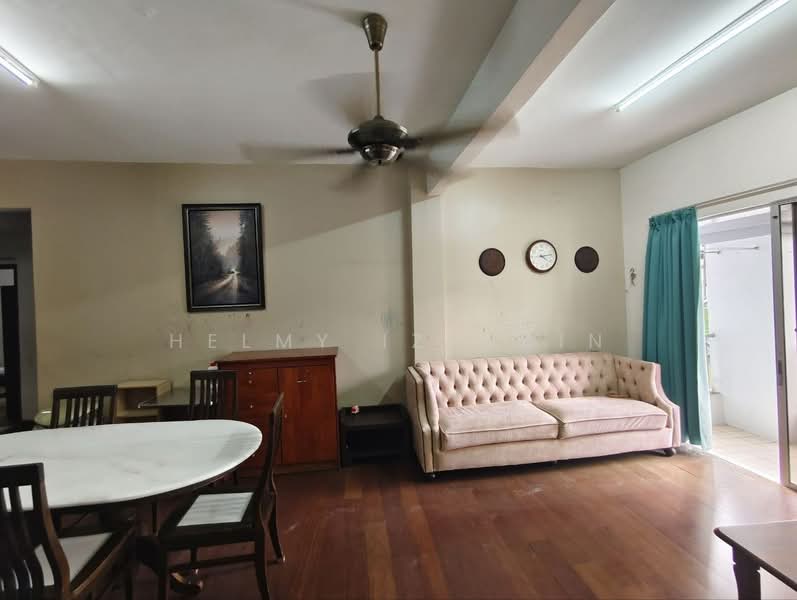 Kondominium untuk Dijual di Casa Venicia Condominium - HELMY IZZUDIN - Living Room - PropertyGuru.com.my