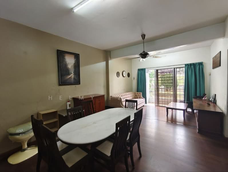 Kondominium untuk Dijual di Casa Venicia Condominium - HELMY IZZUDIN - Living Room - PropertyGuru.com.my
