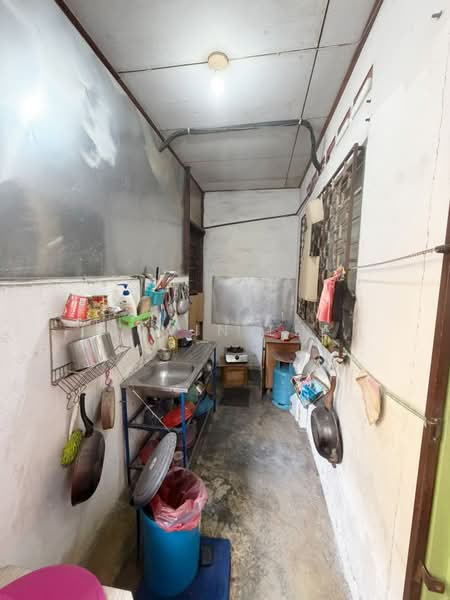 Shop for Sale in Taman Pekan Baru (Parit Buntar) - Jovin Lee - Kitchen - PropertyGuru.com.my