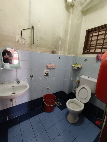 2-storey Terraced House for Rent in Bandar Indahpura (Kulai) - Danny See - Bathroom - PropertyGuru.com.my