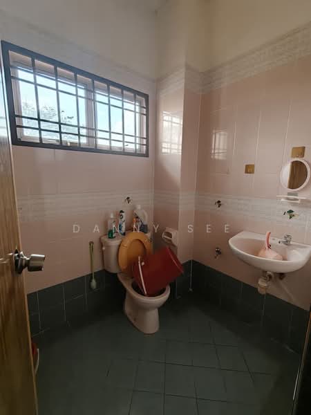 2-storey Terraced House for Rent in Bandar Indahpura (Kulai) - Danny See - Bathroom - PropertyGuru.com.my