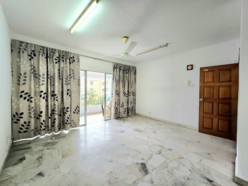 Pangsapuri untuk Disewa di Desa Pandan Baiduri Apartment Block C1 - Azean Wahab - Living Room - PropertyGuru.com.my