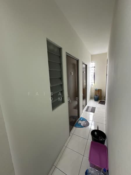 Pangsapuri untuk Dijual di Mentari Court - Faisal Abu Omar - Corridor - PropertyGuru.com.my