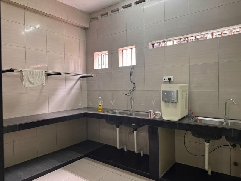 2-storey Terraced House for Sale in Taman Desa Cemerlang (Ulu Tiram) - Jesy Tey - Kitchen - PropertyGuru.com.my