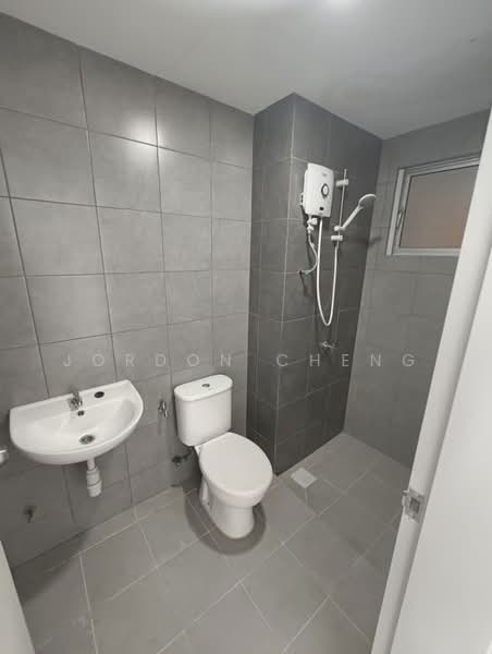 Kondominium untuk Disewa di Residensi Sateria - Jordon Cheng - Bathroom - PropertyGuru.com.my