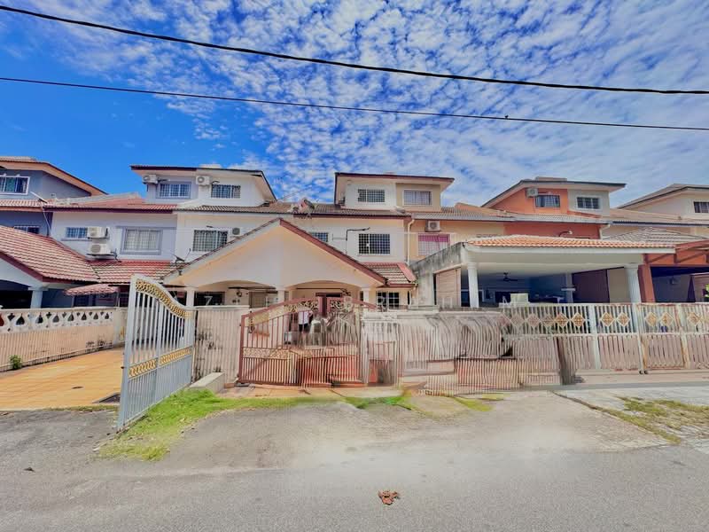 2.5-storey Terraced House for Sale in Taman Desa Karunmas (Balakong) - Azli Ibrahim - Exterior - PropertyGuru.com.my