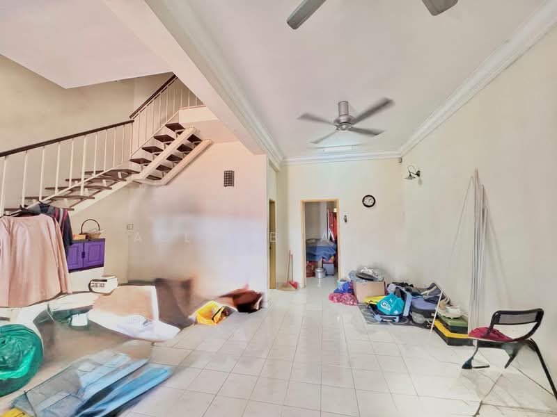 2.5-storey Terraced House for Sale in Taman Desa Karunmas (Balakong) - Azli Ibrahim - Living Room - PropertyGuru.com.my