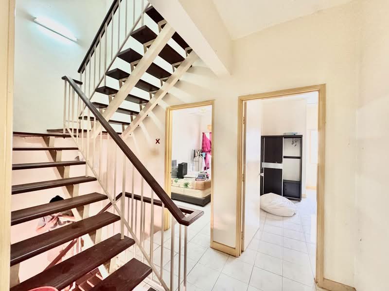 2.5-storey Terraced House for Sale in Taman Desa Karunmas (Balakong) - Azli Ibrahim - Corridor - PropertyGuru.com.my