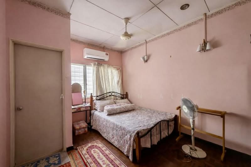 Rumah Teres 2 Tingkat untuk Dijual di Usj 11 (Subang Jaya) - Aizuddin Ali - Bedroom - PropertyGuru.com.my