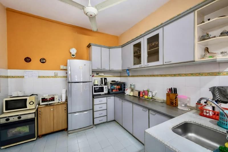Rumah Teres 2 Tingkat untuk Dijual di Usj 11 (Subang Jaya) - Aizuddin Ali - Kitchen - PropertyGuru.com.my