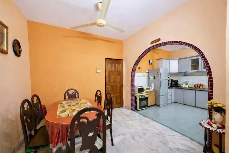Rumah Teres 2 Tingkat untuk Dijual di Usj 11 (Subang Jaya) - Aizuddin Ali - Dining Room - PropertyGuru.com.my