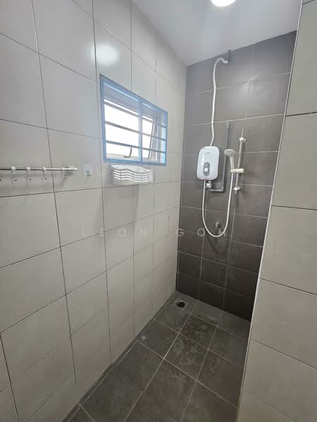 Rumah Teres 2 Tingkat untuk Disewa di Bandar Rimbayu (Telok Panglima Garang) - Leon Goh - Bathroom - PropertyGuru.com.my