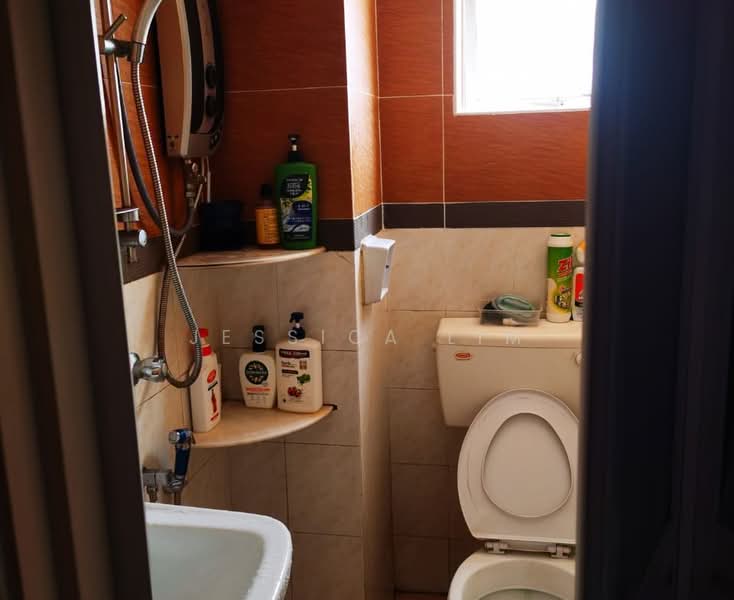 Pangsapuri untuk Dijual di Flora Damansara Apartment - Jessica Lim - Bathroom - PropertyGuru.com.my