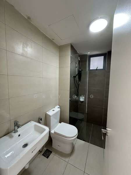 Servis Apartment untuk Disewa di Gravit8, Klang - Grey Ong - Bathroom - PropertyGuru.com.my