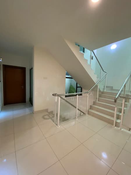 3.5-storey Terraced House for Rent in Ampang (Selangor) - Cik Maya Abdul - Corridor - PropertyGuru.com.my