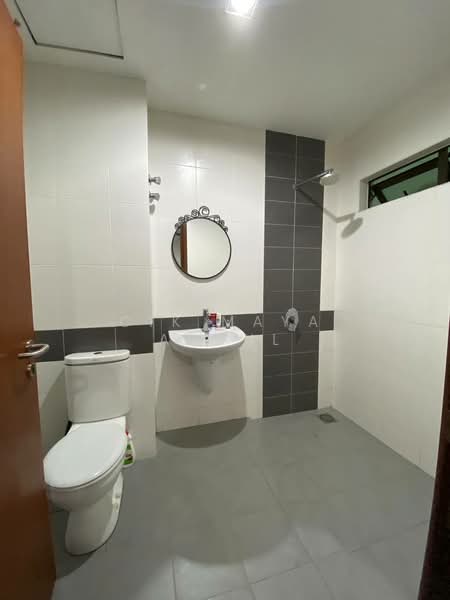 3.5-storey Terraced House for Rent in Ampang (Selangor) - Cik Maya Abdul - Bathroom - PropertyGuru.com.my