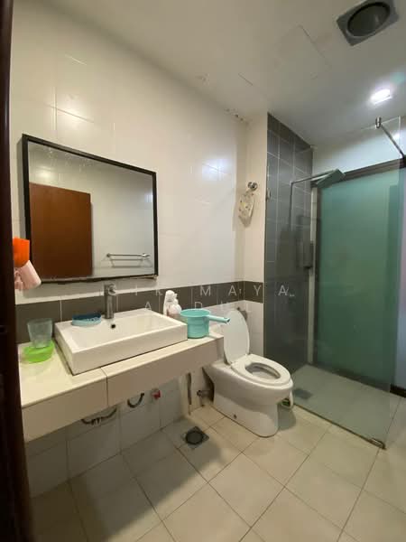 3.5-storey Terraced House for Rent in Ampang (Selangor) - Cik Maya Abdul - Bathroom - PropertyGuru.com.my