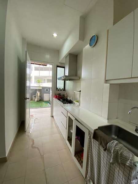 3.5-storey Terraced House for Rent in Ampang (Selangor) - Cik Maya Abdul - Kitchen - PropertyGuru.com.my