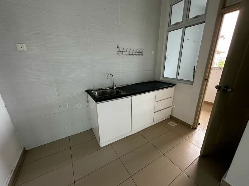 Service Residence for Rent at THE SENAI GARDEN (PANGSAPURI IMPIAN SENAI) - Tommy Phua - Kitchen - PropertyGuru.com.my