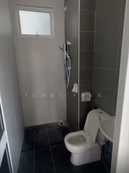 Service Residence for Rent at THE SENAI GARDEN (PANGSAPURI IMPIAN SENAI) - Tommy Phua - Bathroom - PropertyGuru.com.my