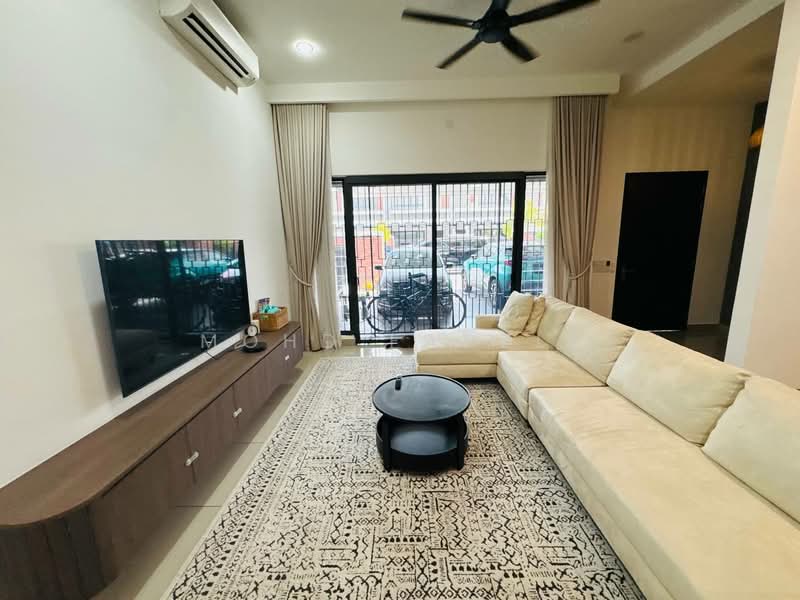 2-storey Terraced House for Sale in Elmina (Shah Alam) - Mohd Fadzli - Living Room - PropertyGuru.com.my