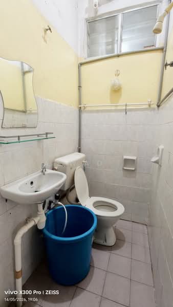 Condominium for Sale at Mutiara Condominium - Aswad . - Bathroom - PropertyGuru.com.my