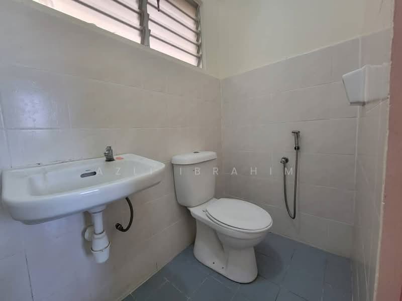 Apartment for Sale at Residensi Bistaria - Azli Ibrahim - Bathroom - PropertyGuru.com.my