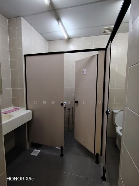 Pejabat untuk Disewa di Brickfields (Kuala Lumpur) - Chris Lim - Bathroom - PropertyGuru.com.my