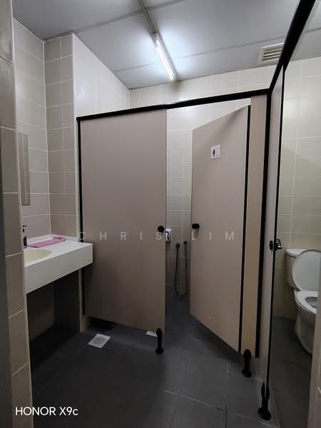 Pejabat untuk Disewa di Brickfields (Kuala Lumpur) - Chris Lim - Bathroom - PropertyGuru.com.my