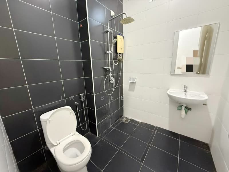 2-storey Terraced House for Sale in Taman Mount Austin (Tebrau) - Tan Bee Bee - Bathroom - PropertyGuru.com.my