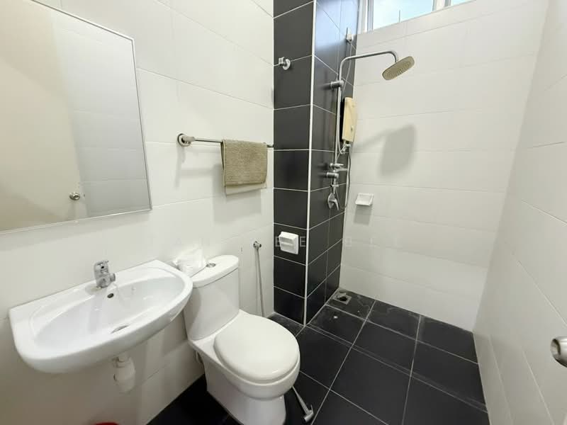 2-storey Terraced House for Sale in Taman Mount Austin (Tebrau) - Tan Bee Bee - Bathroom - PropertyGuru.com.my