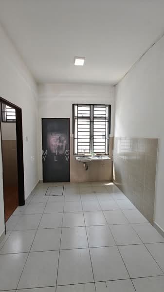 Rumah Teres untuk Dijual di Senai (Kulai) - Michele Sylvester - Kitchen - PropertyGuru.com.my