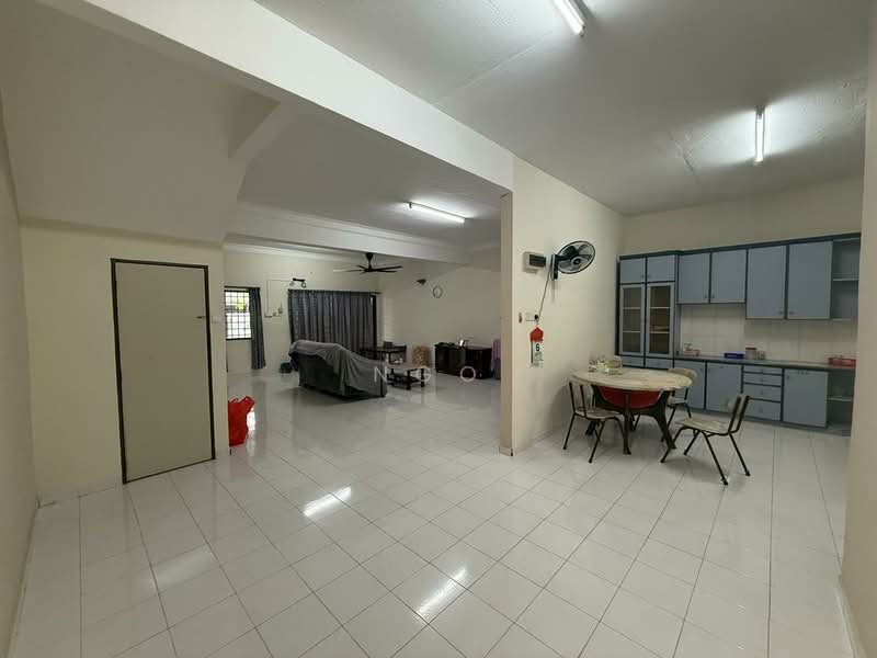 2-storey Terraced House for Sale in Taman Makmur (Batu Pahat) - NGO - Living Room - PropertyGuru.com.my