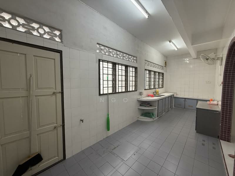 2-storey Terraced House for Sale in Taman Makmur (Batu Pahat) - NGO - Kitchen - PropertyGuru.com.my