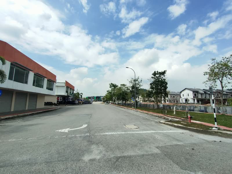 Kedai untuk Disewa di Saujana Utama (Puncak Alam) - Benson Lian - Exterior - PropertyGuru.com.my