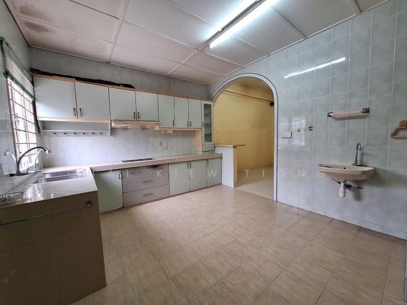 2-storey Terraced House for Sale in Air Putih (Kuantan) - Chai Kiew Tiong - Kitchen - PropertyGuru.com.my