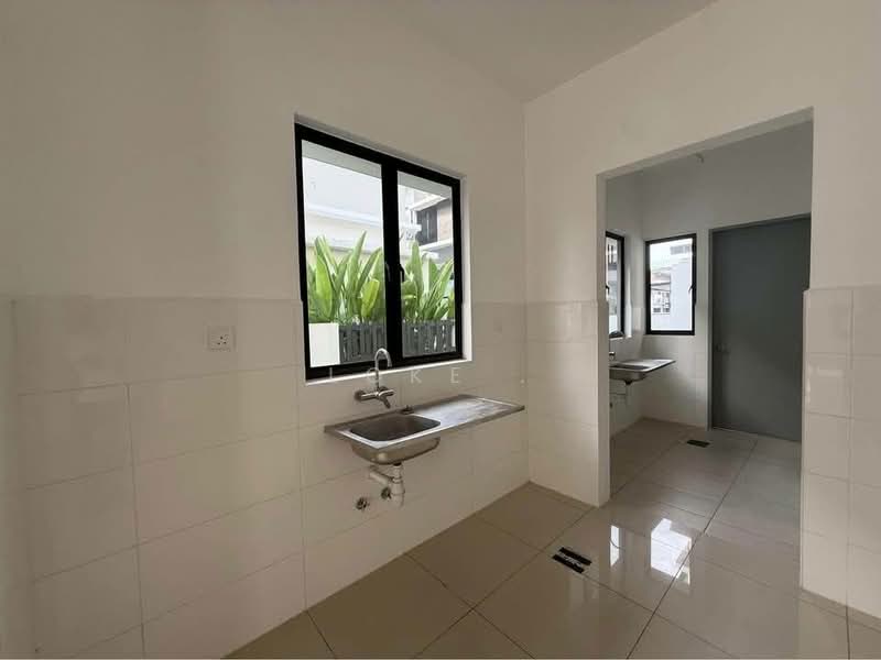 Semi-Detached House for Sale in Setia Utama (Setia Alam) - Loke . - Kitchen - PropertyGuru.com.my