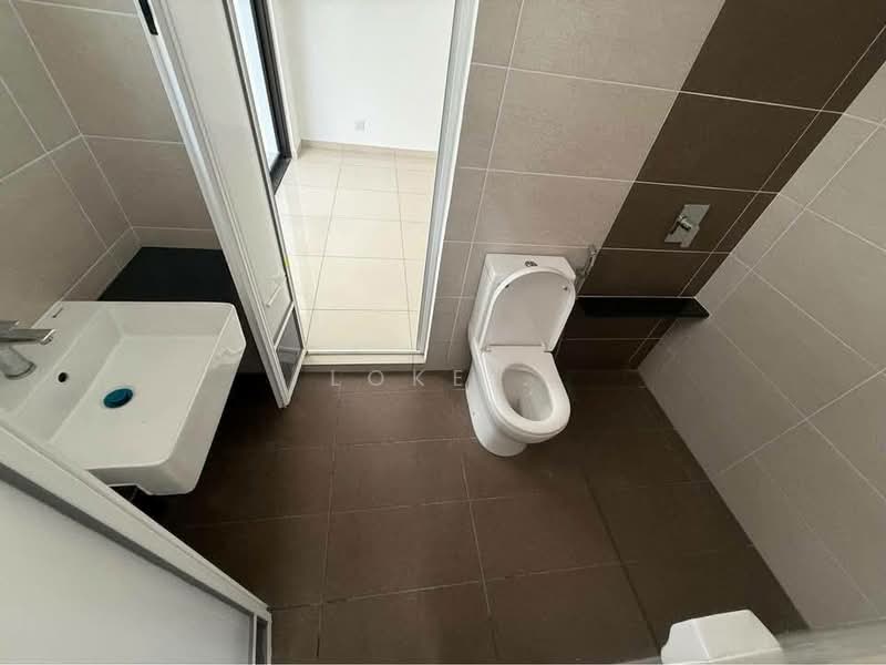 Semi-Detached House for Sale in Setia Utama (Setia Alam) - Loke . - Bathroom - PropertyGuru.com.my