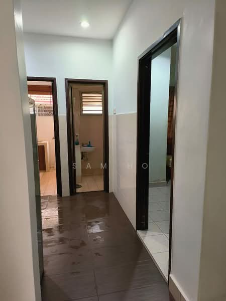 Rumah Teres 2 Tingkat untuk Dijual di TAMAN PUCHONG UTAMA (Puchong) - Sam Ho - Corridor - PropertyGuru.com.my
