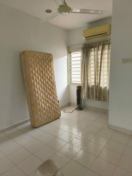 Rumah Teres 2 Tingkat untuk Dijual di TAMAN PUCHONG UTAMA (Puchong) - Sam Ho - Bedroom - PropertyGuru.com.my