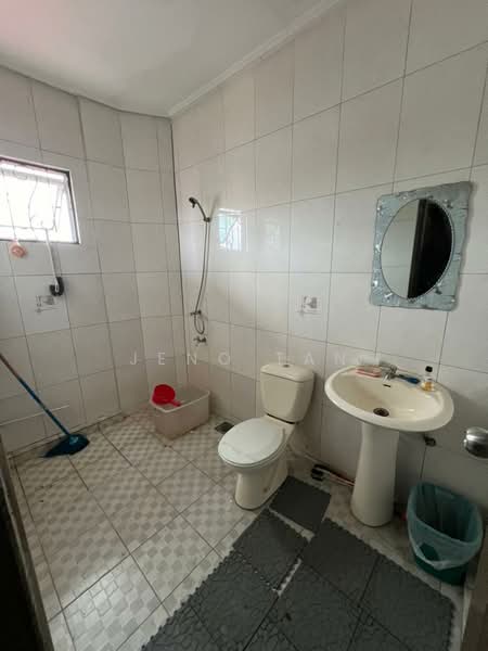 Semi-Detached House for Sale in Kuching (Sarawak) - Jeno Tan - Bathroom - PropertyGuru.com.my