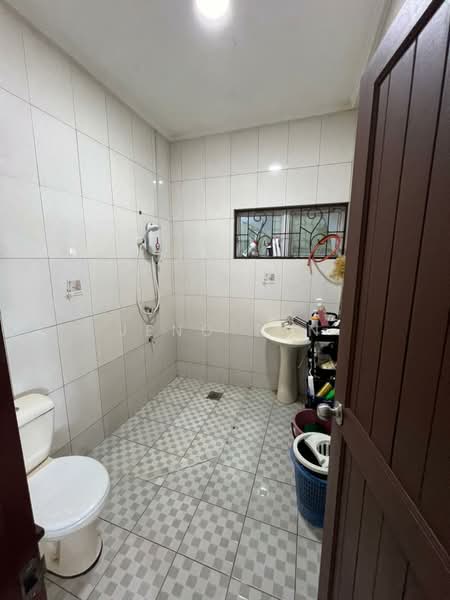 Semi-Detached House for Sale in Kuching (Sarawak) - Jeno Tan - Bathroom - PropertyGuru.com.my
