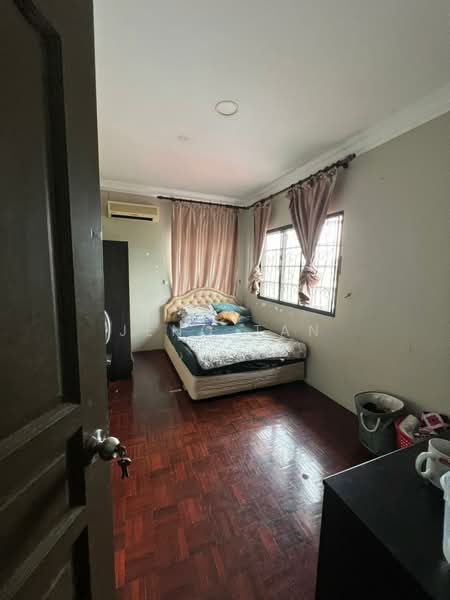 Semi-Detached House for Sale in Kuching (Sarawak) - Jeno Tan - Bedroom - PropertyGuru.com.my